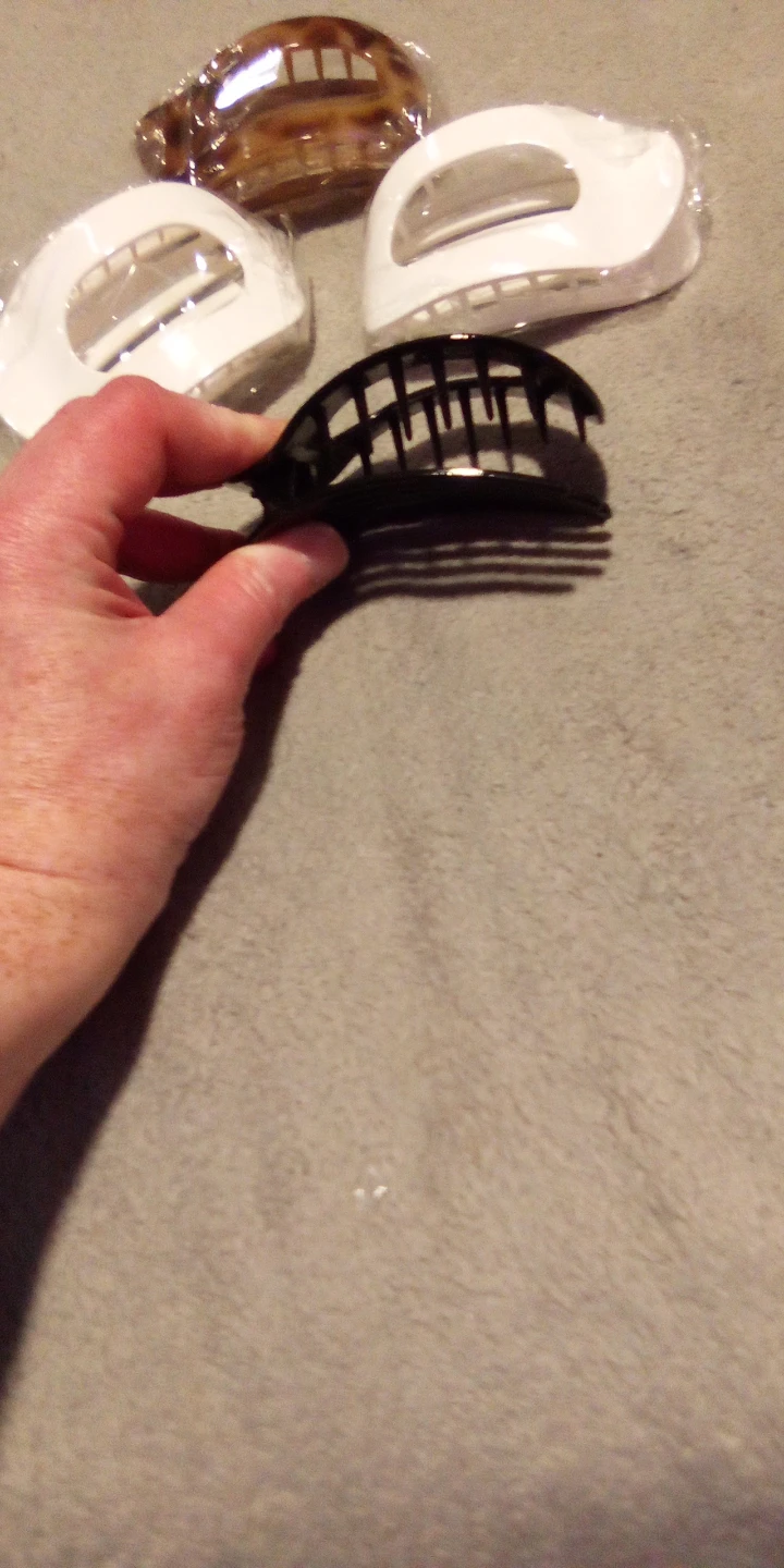 **WOMEN'S (CLAW STYLE) HAIR CLIPS** - photo 5