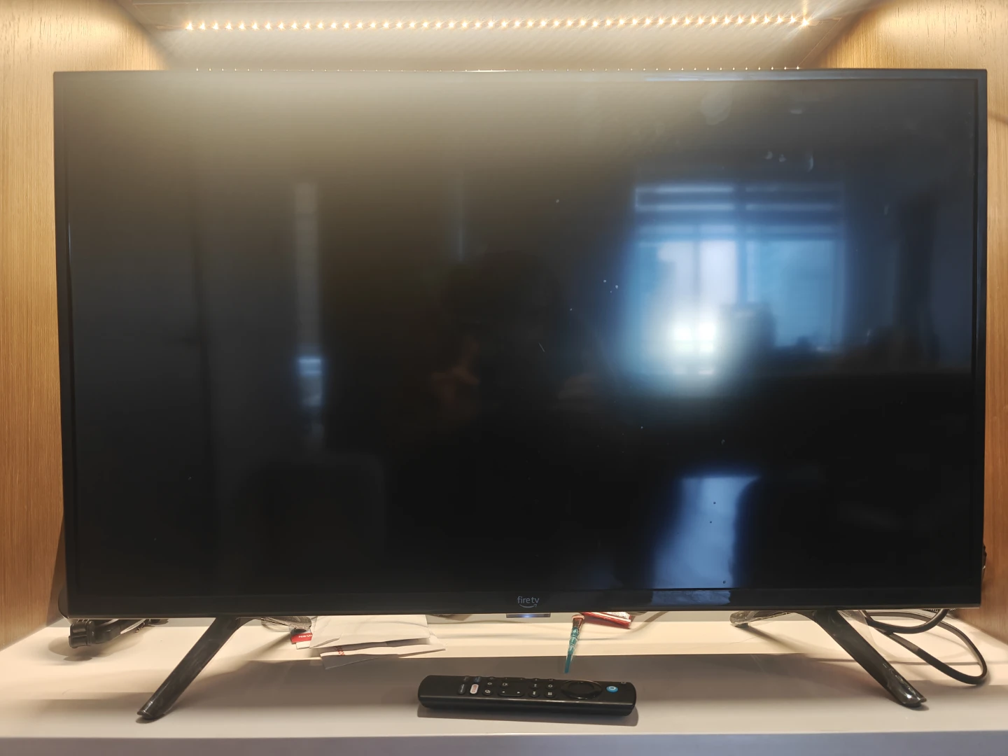 Amazon FireTV 2-Series 32" TV-URGENT PICKUP NEAR SURREY CENTRAL - photo 2