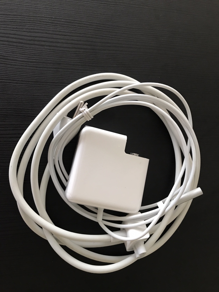 Apple 60W MagSafe Power Adapter A1344
