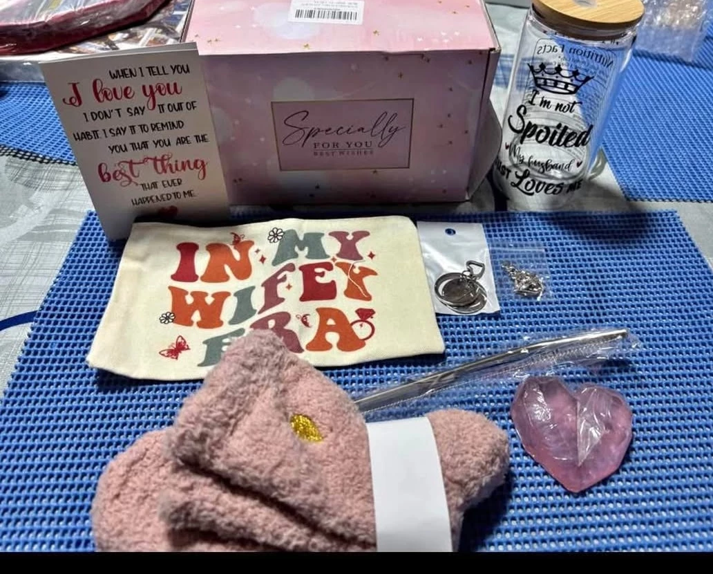 Wife Era Gift Set with Tumbler and Socks - photo 2