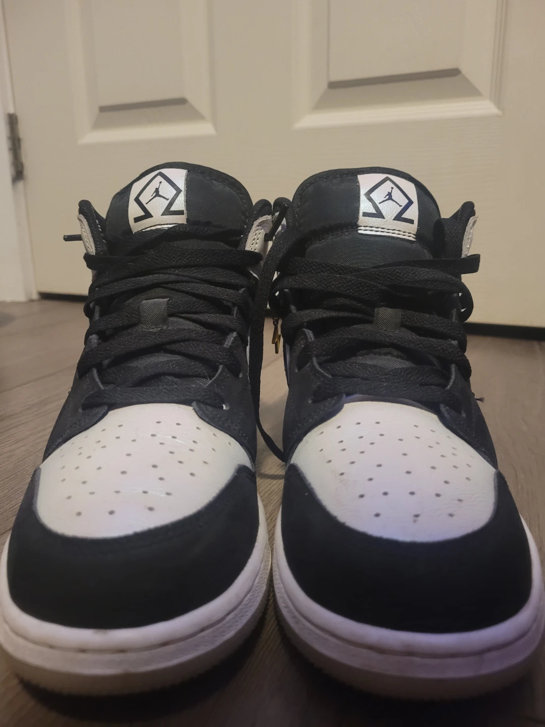 Air Jordan 1 Diamond Mid SE Sneakers