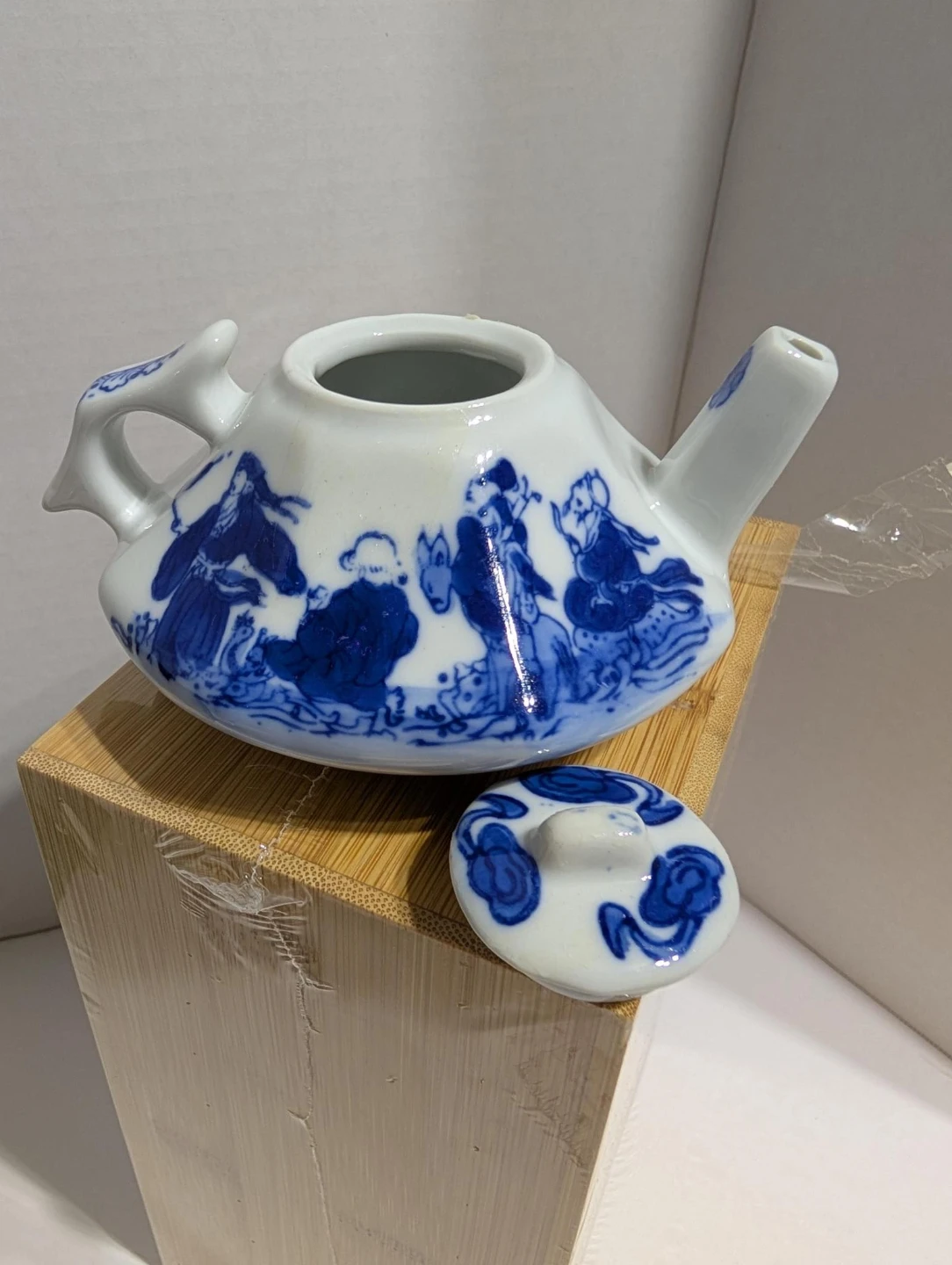 The Bombay Company B/W Triangle Teapot