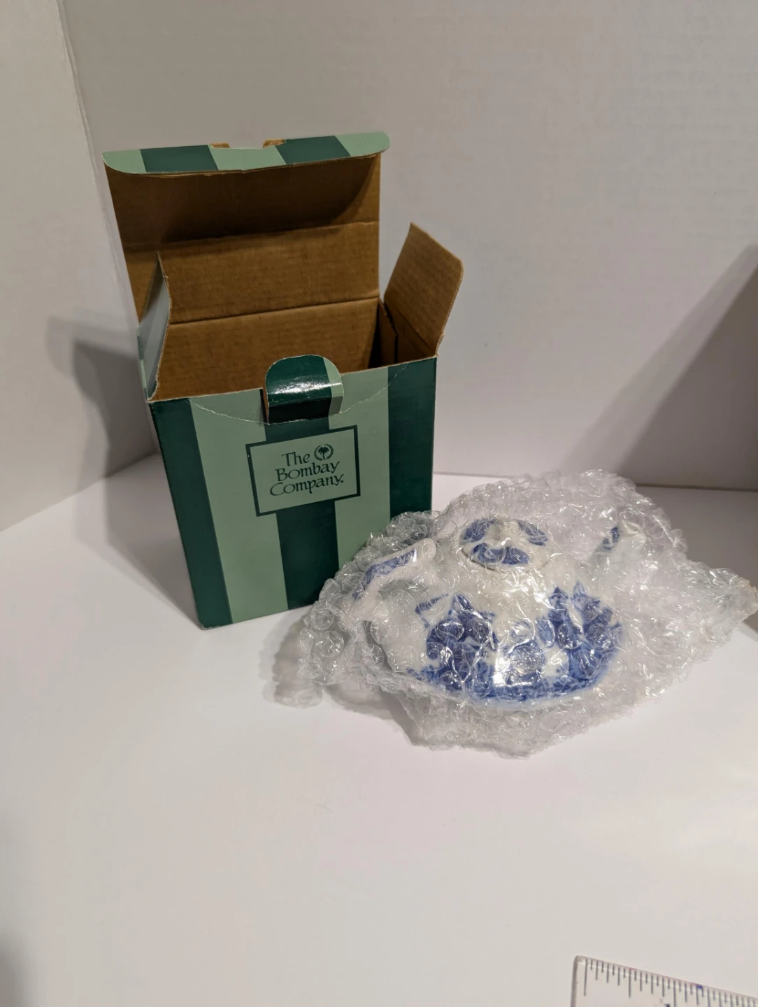 The Bombay Company B/W Triangle Teapot - photo 2