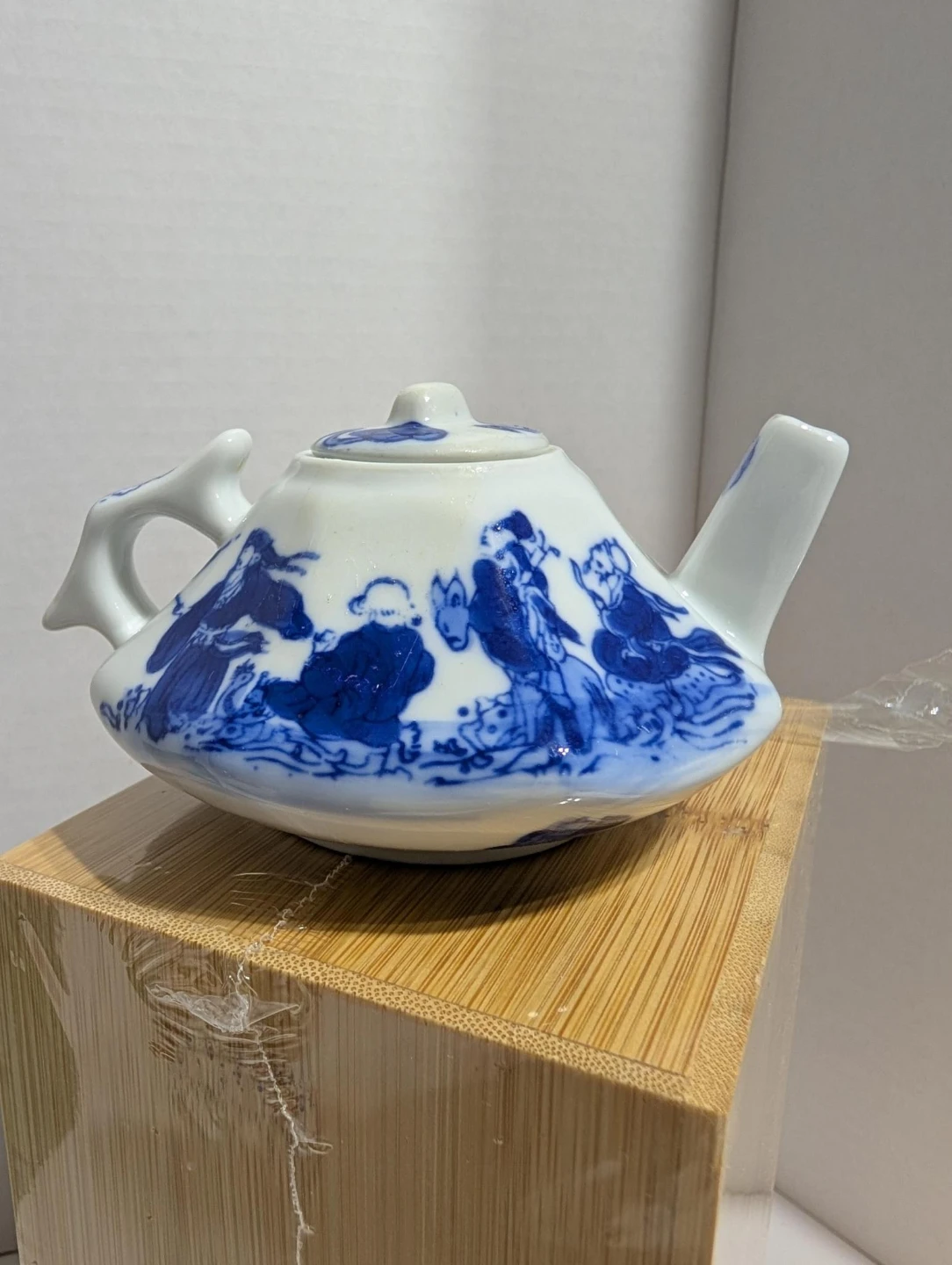 The Bombay Company B/W Triangle Teapot - photo 3