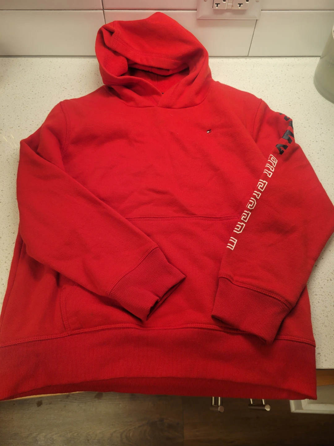Tommy Hilfiger Red Hoodie Youth M/M (12/14)