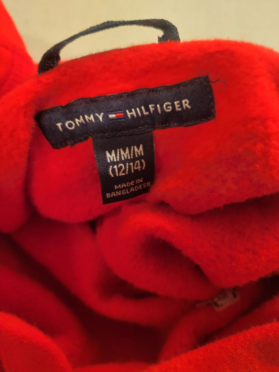 Tommy Hilfiger Red Hoodie Youth M/M (12/14) - photo 2