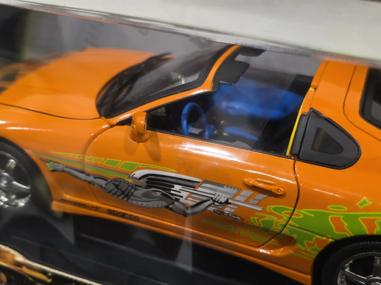 1995 TOYOTA SUPRA THE FAST AND THE FURIOUS 1:18 Racing Champions - photo 4