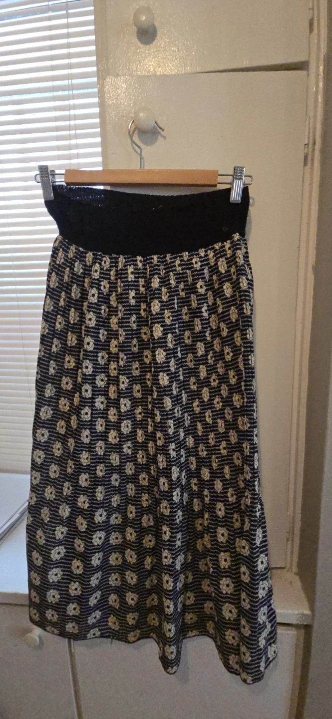 Women's Floral Skirt - small
