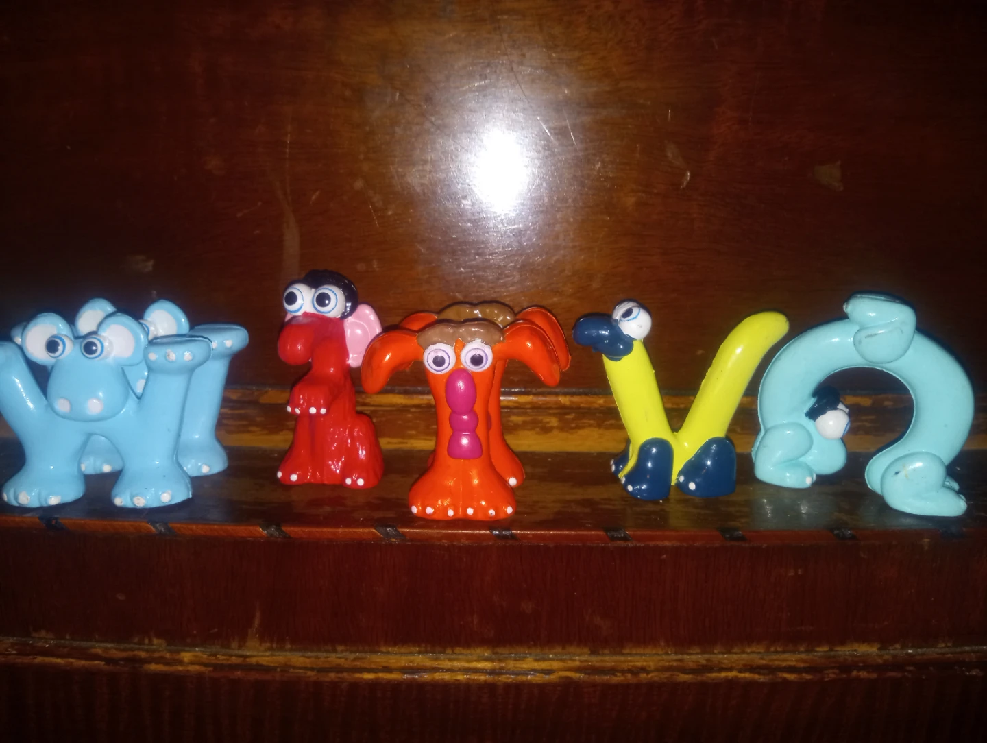 1987 vintage alpha critters PVC animal letters