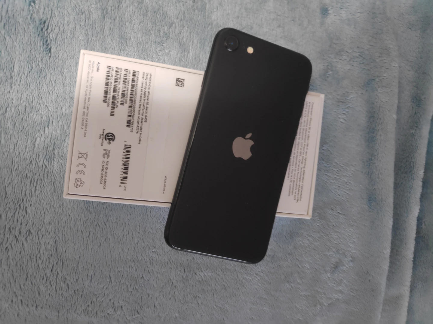 Apple iPhone SE (2nd gen) - Black, 64 GB - photo 2