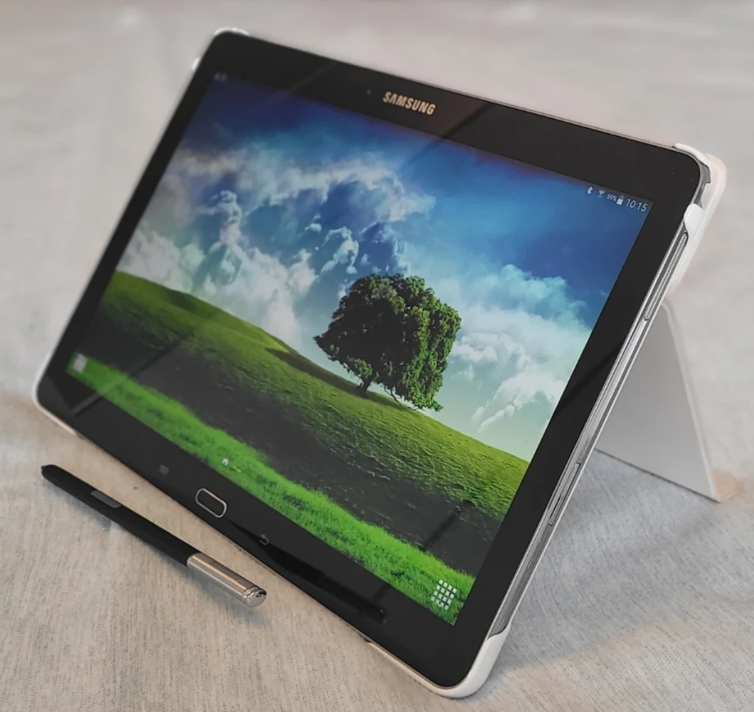 Samsung Galaxy Note 10.1 Tablet with S Pen