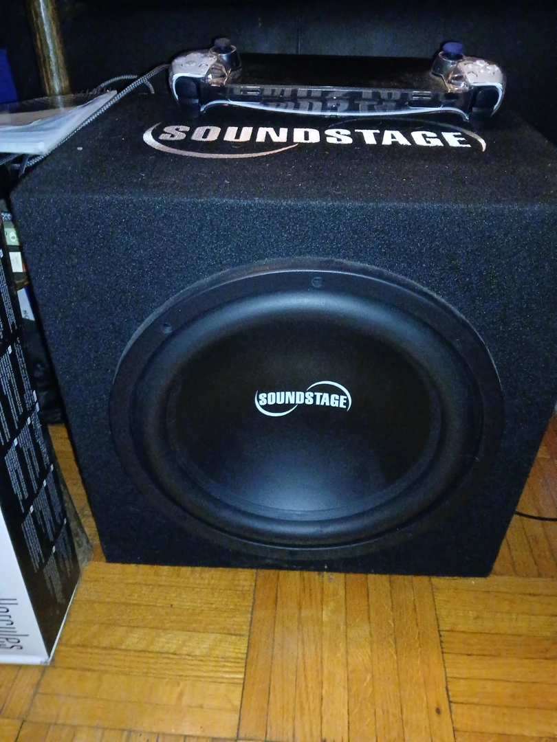 Amp, box, and sub - photo 2