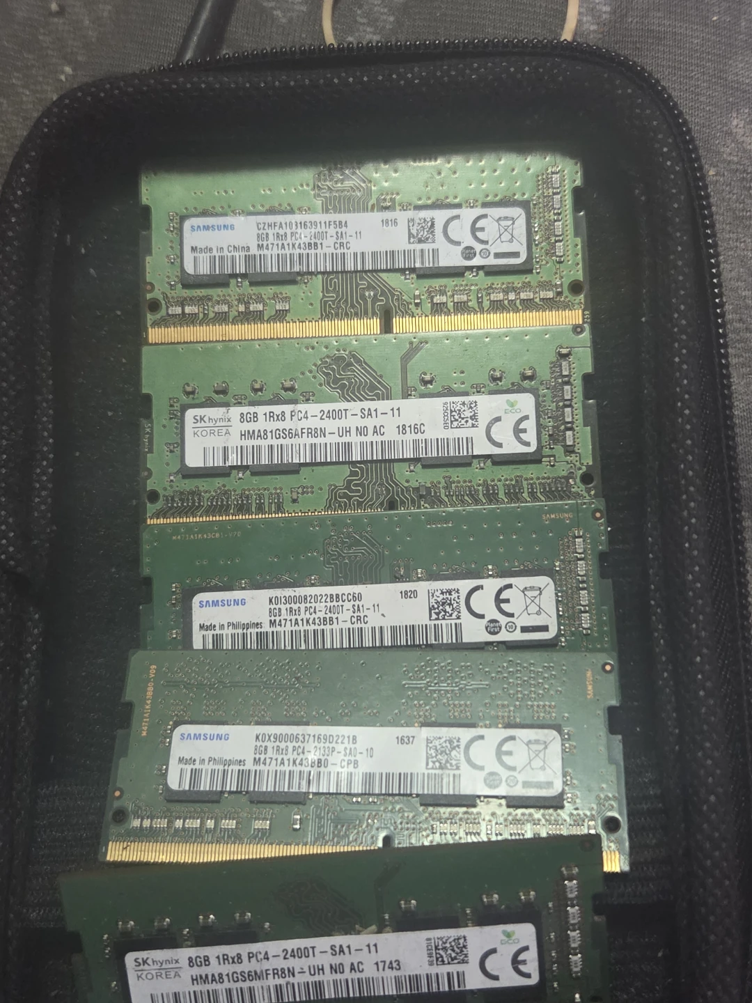 8GB DDR4 RAM Sticks (Samsung & SK Hynix)