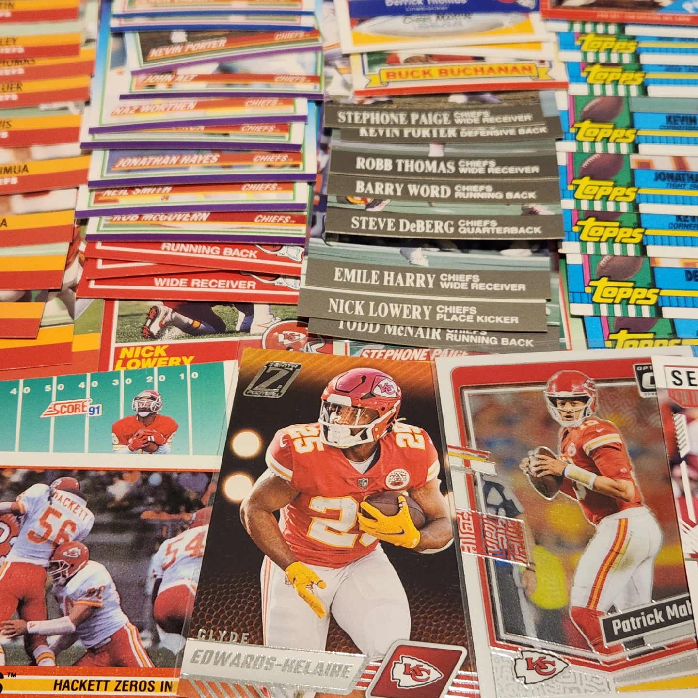 Kansas City Chiefs, 200 Football Cards Team lot - photo 3