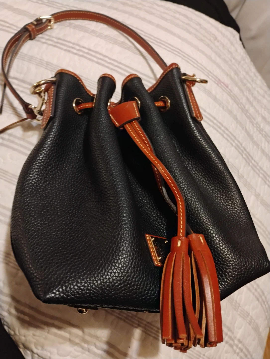 Dooney & Bourke Black Leather Bucket Bag - photo 3