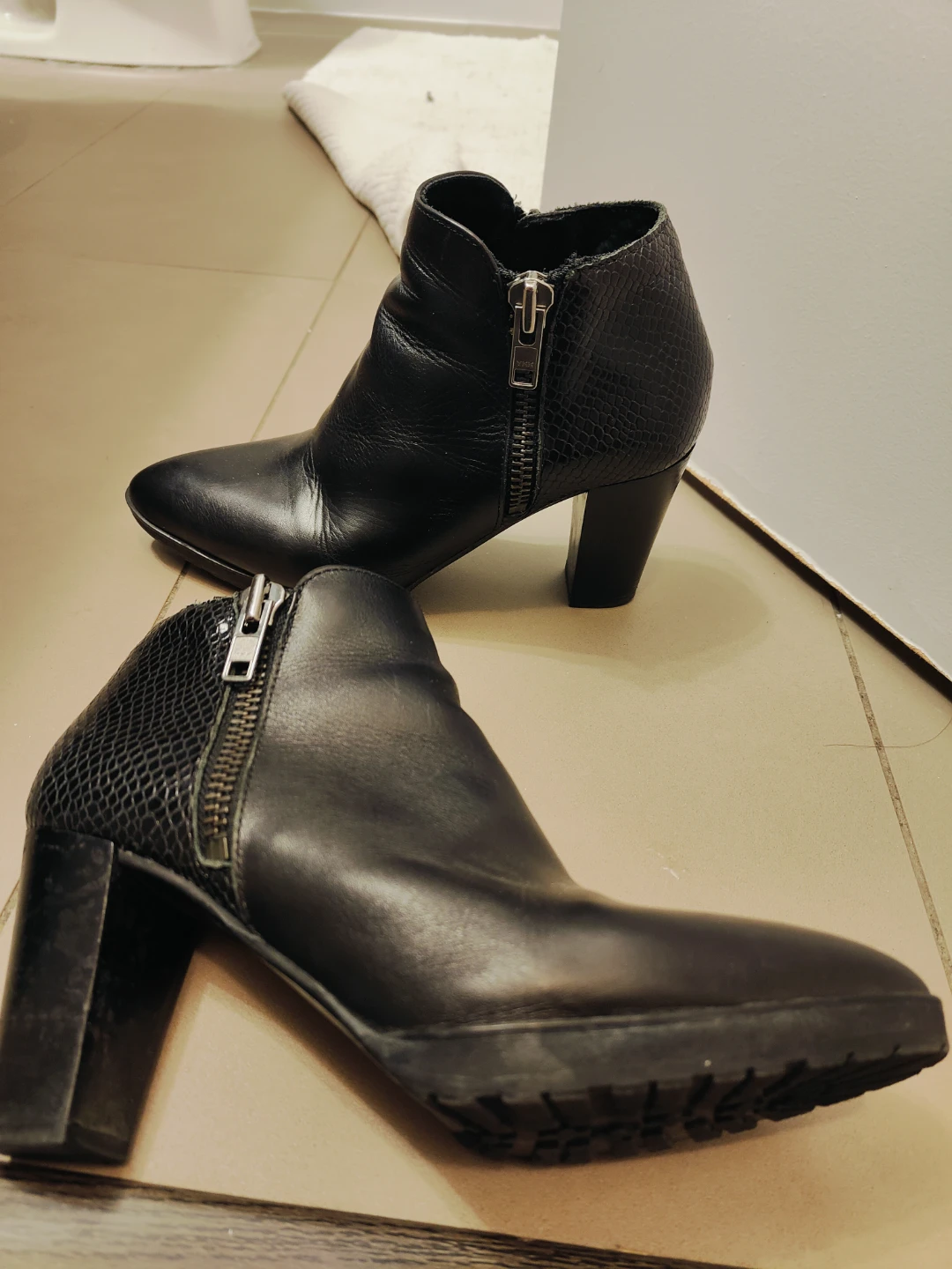Women's Leather Ankle Boots (Size 39 EU)