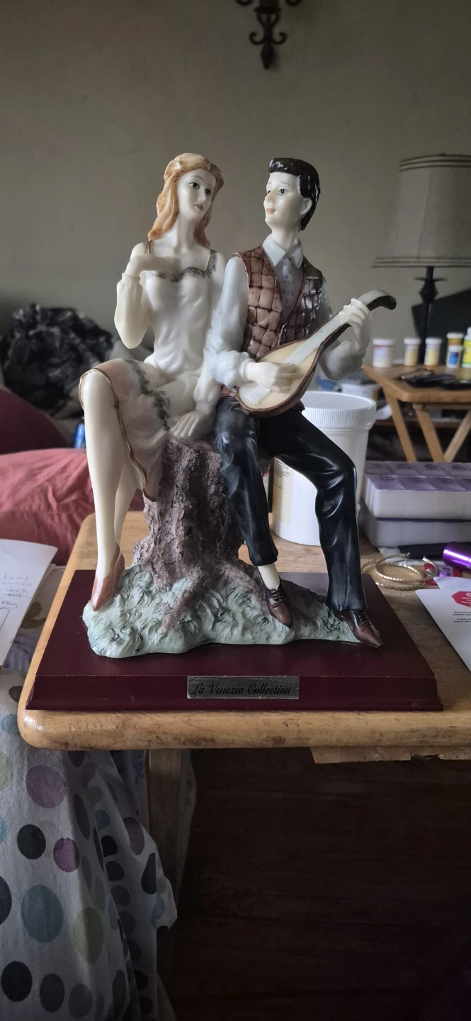 La Venezia Collection Porcelain Figurine