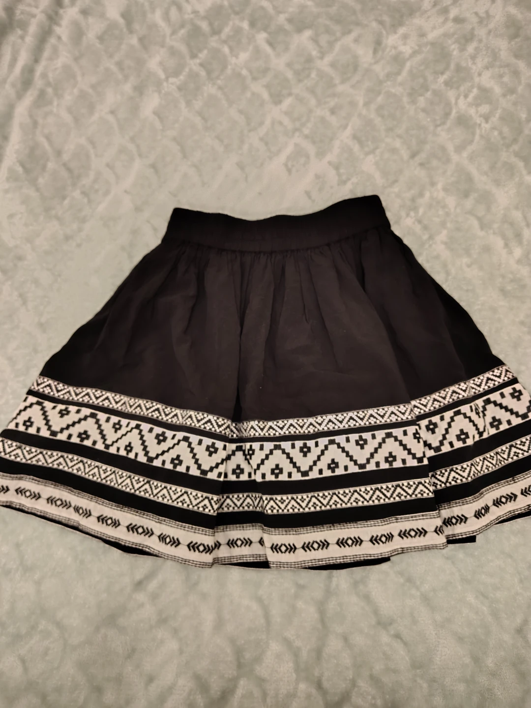 Two by Vince Camuto Black Skirt Size S