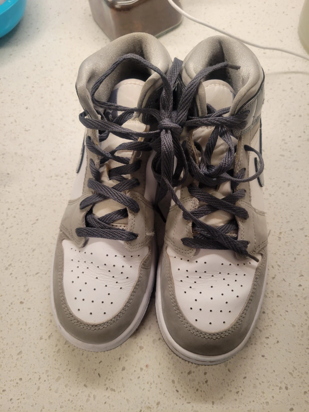 Air Jordan 1 Mid SE Youth Shoes Size 6Y
