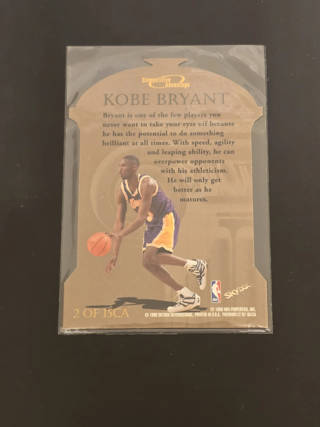 1997 SKYBOX PREMIUM COMPETITIVE ADVANTAGE KOBE BRYANT - photo 2