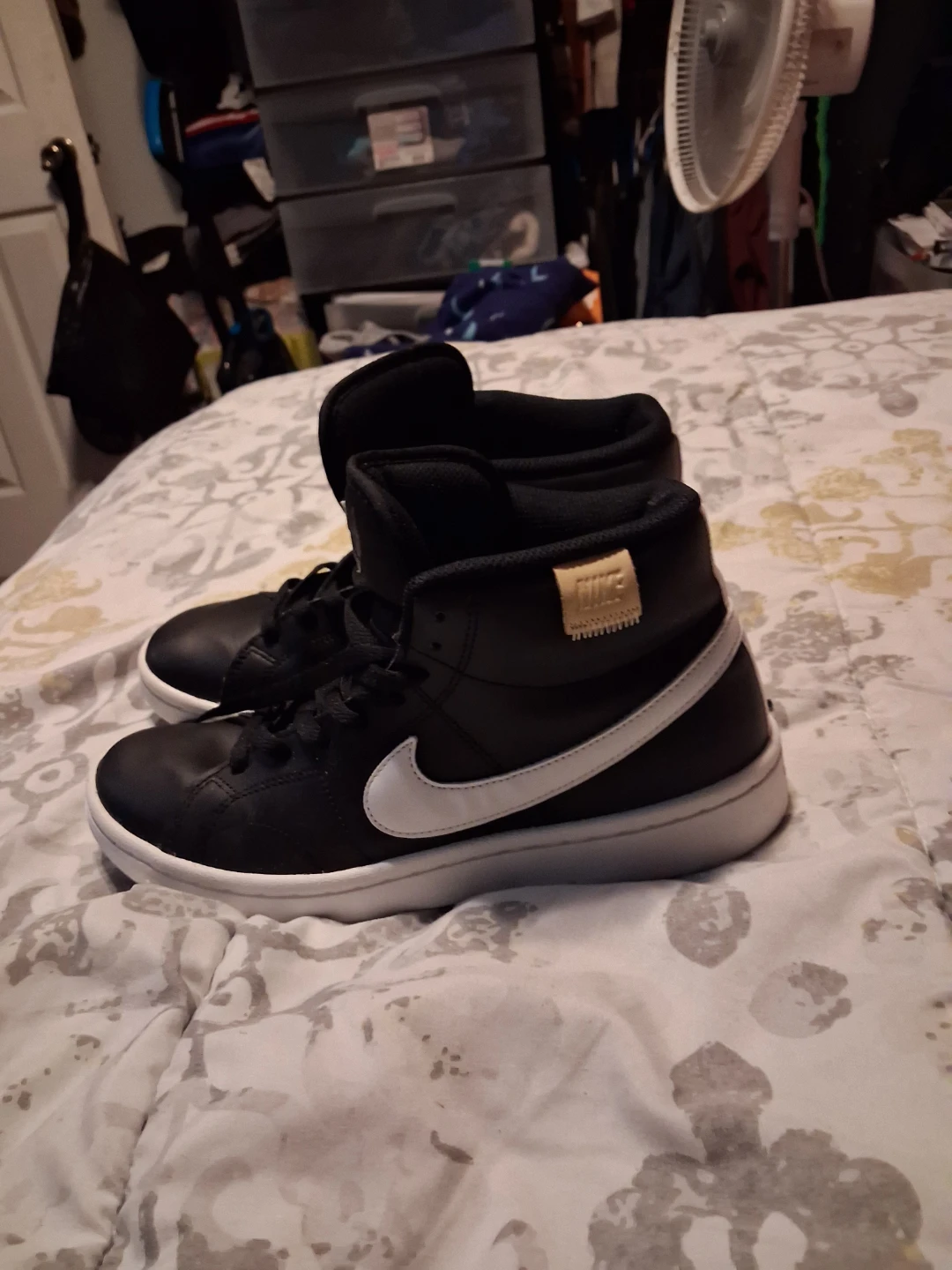 Black and white Nikes - photo 2