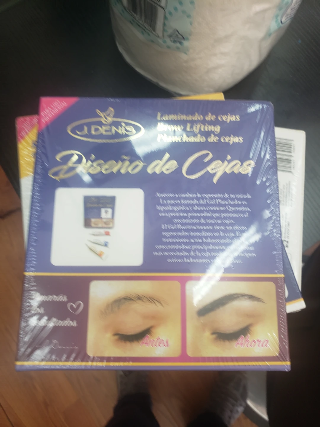 Diseño de cejas y rizado de pestañas. Permanentes