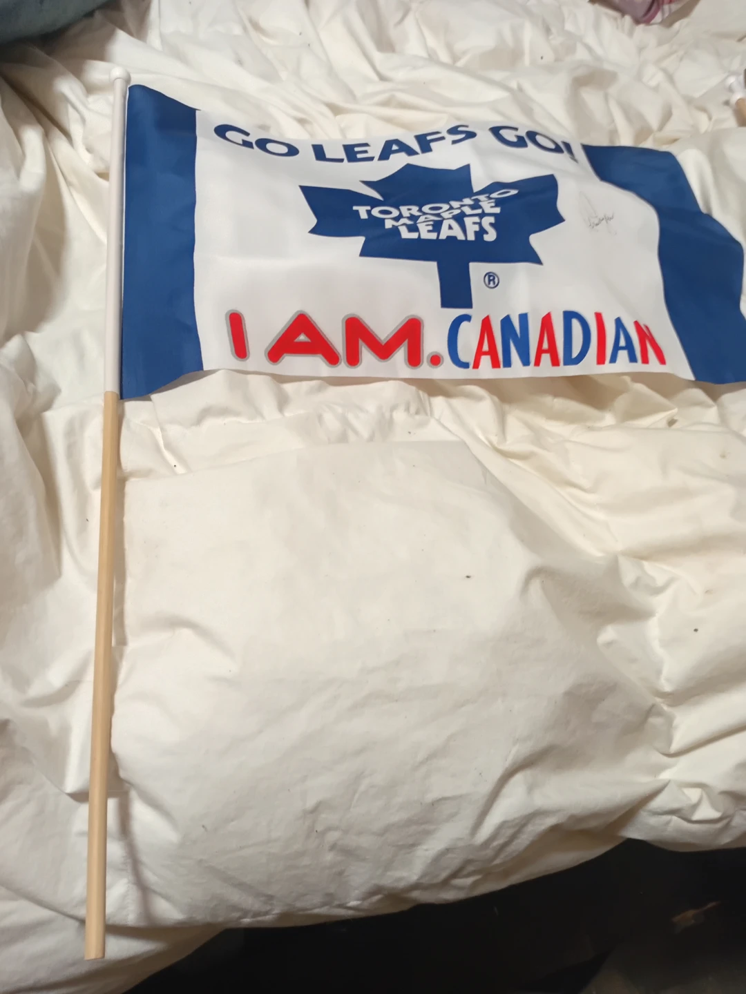 Toronto Maple Leafs "I AM. CANADIAN" Flag - photo 2
