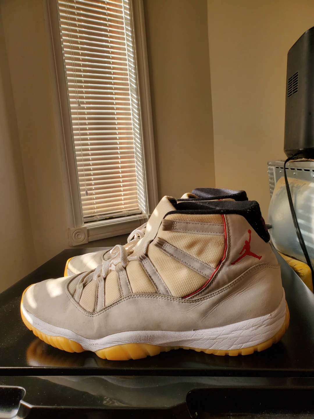 Air Jordan 11 Platinum Tint Men's Size 13
