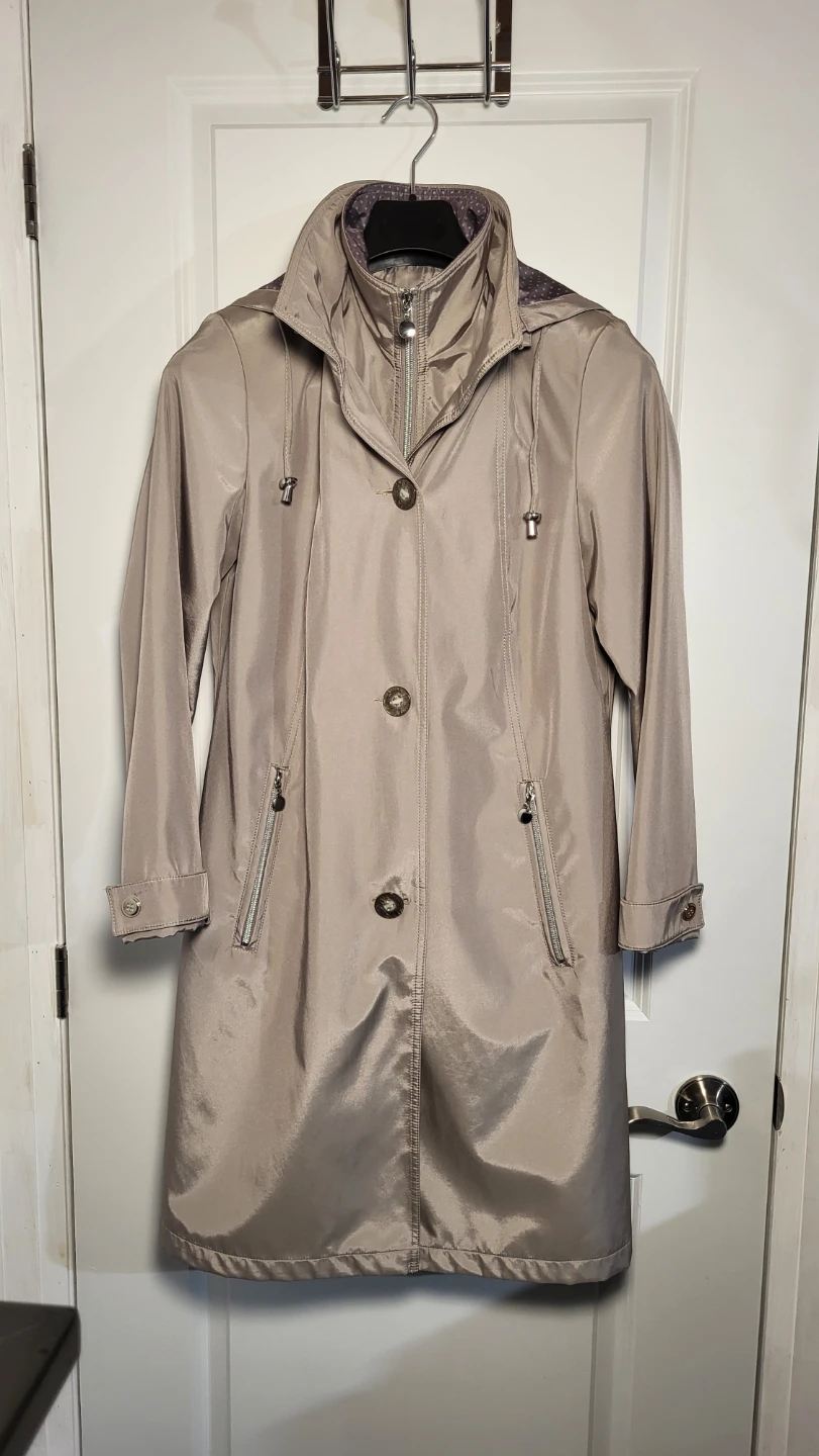 NOVELTI Trench Coat with Hood
