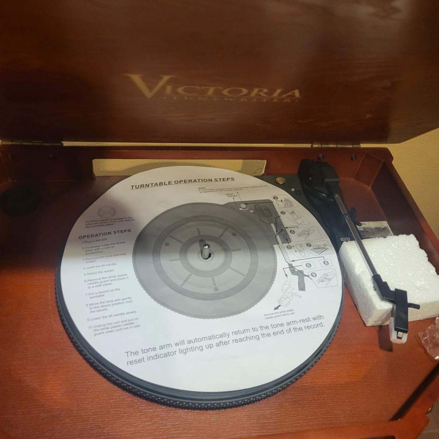 Victoria Tunewriter Record Player with Cassette and Radio - photo 2