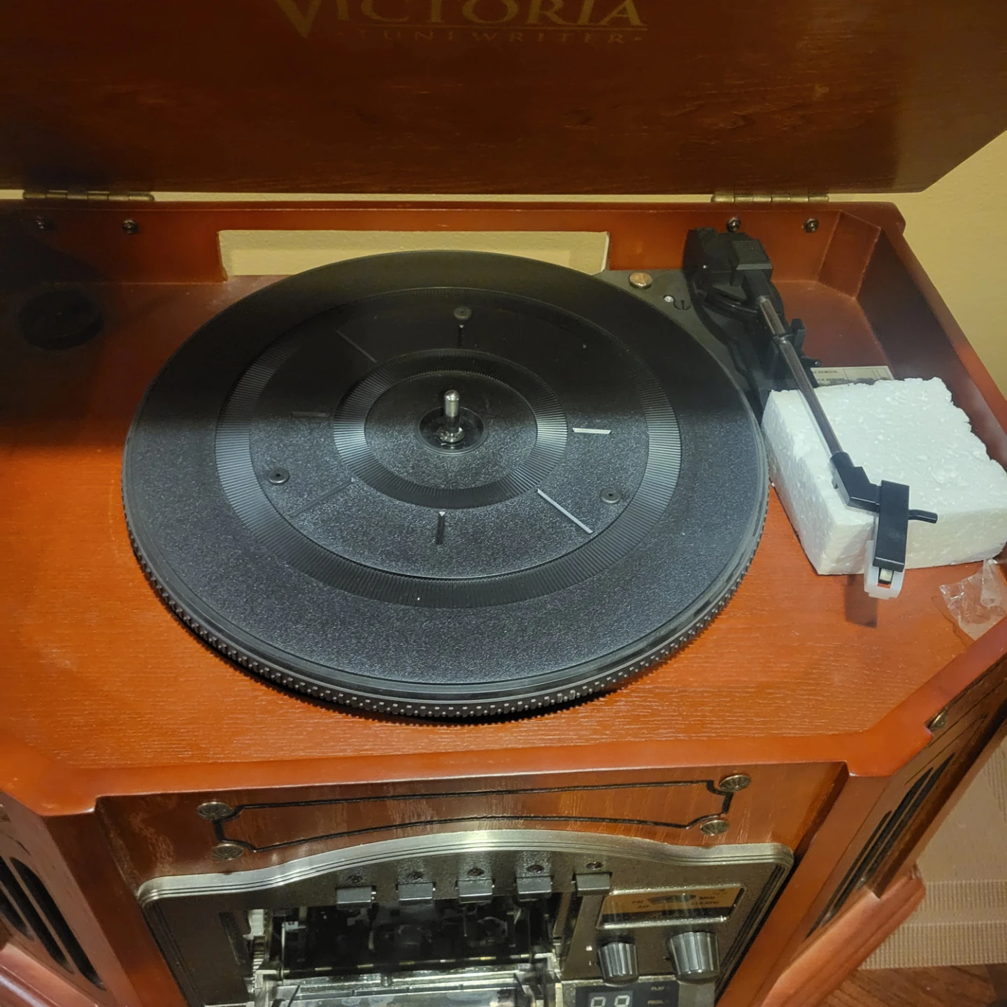 Victoria Tunewriter Record Player with Cassette and Radio - photo 3