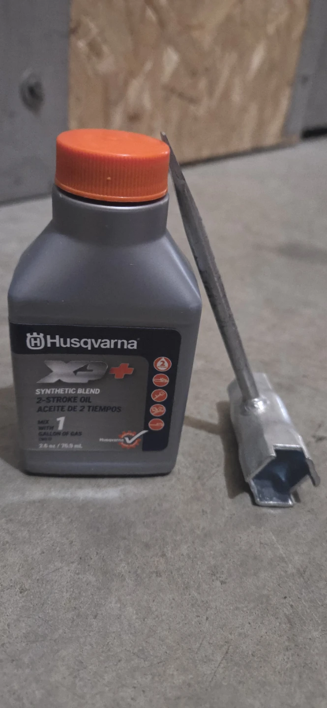 Husqvarna Chainsaw with Bar and Tools - photo 5