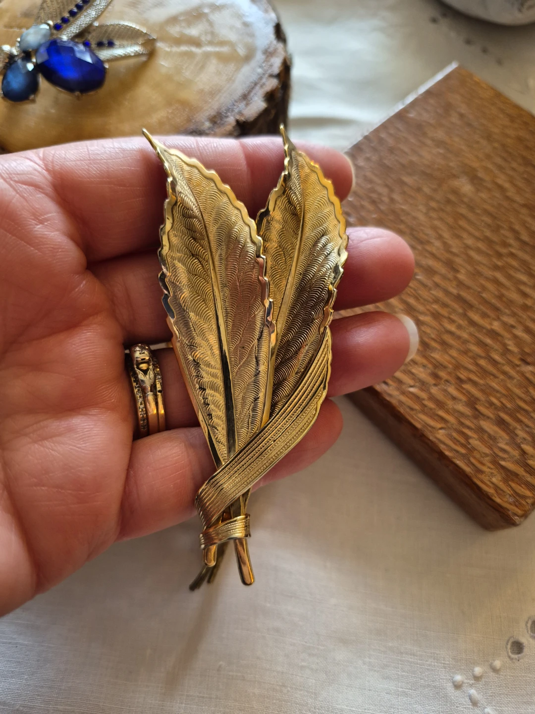 Mix Misc Lot of 5 Leaf Brooches & 1 Scarf Clip Mostly Vintage - photo 2