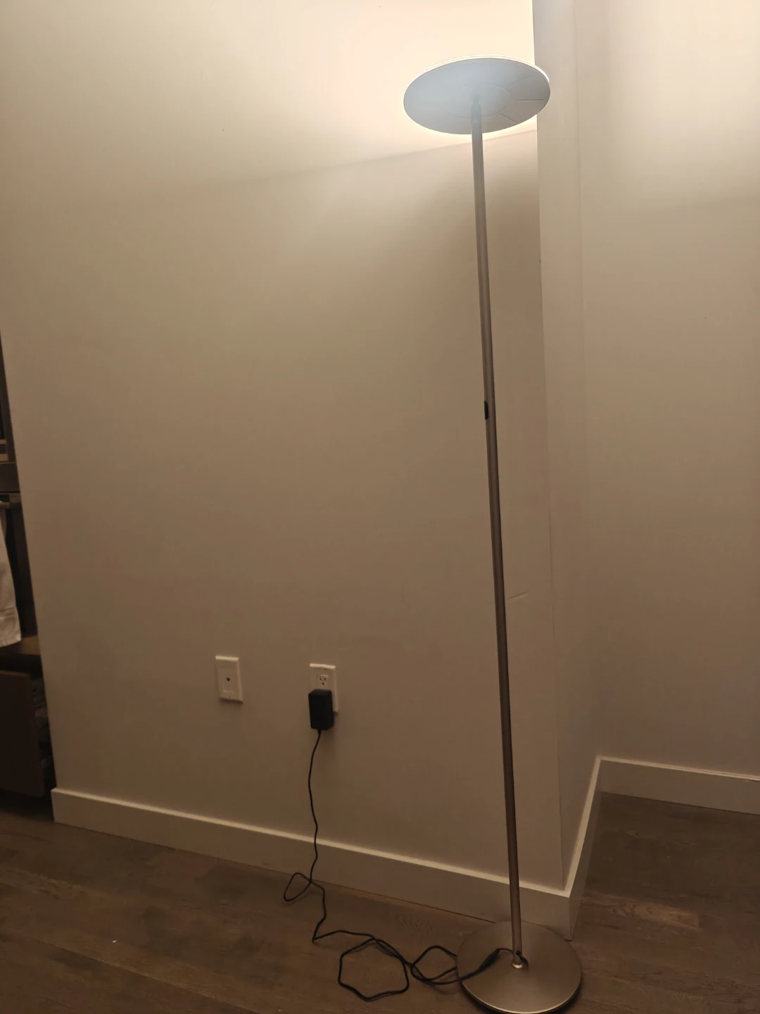 LED Floor Lamp-URGENT PICKUP NEAR SURREY CENTRAL - photo 2