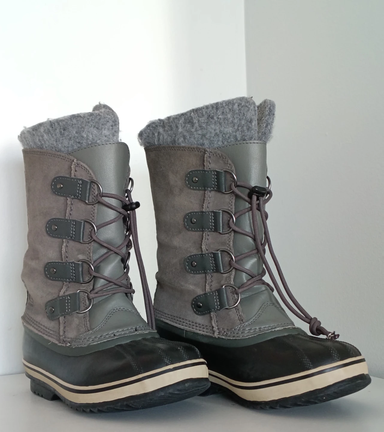 Sorel Kids Winter Boots Size 4 – Waterproof Snow Boots