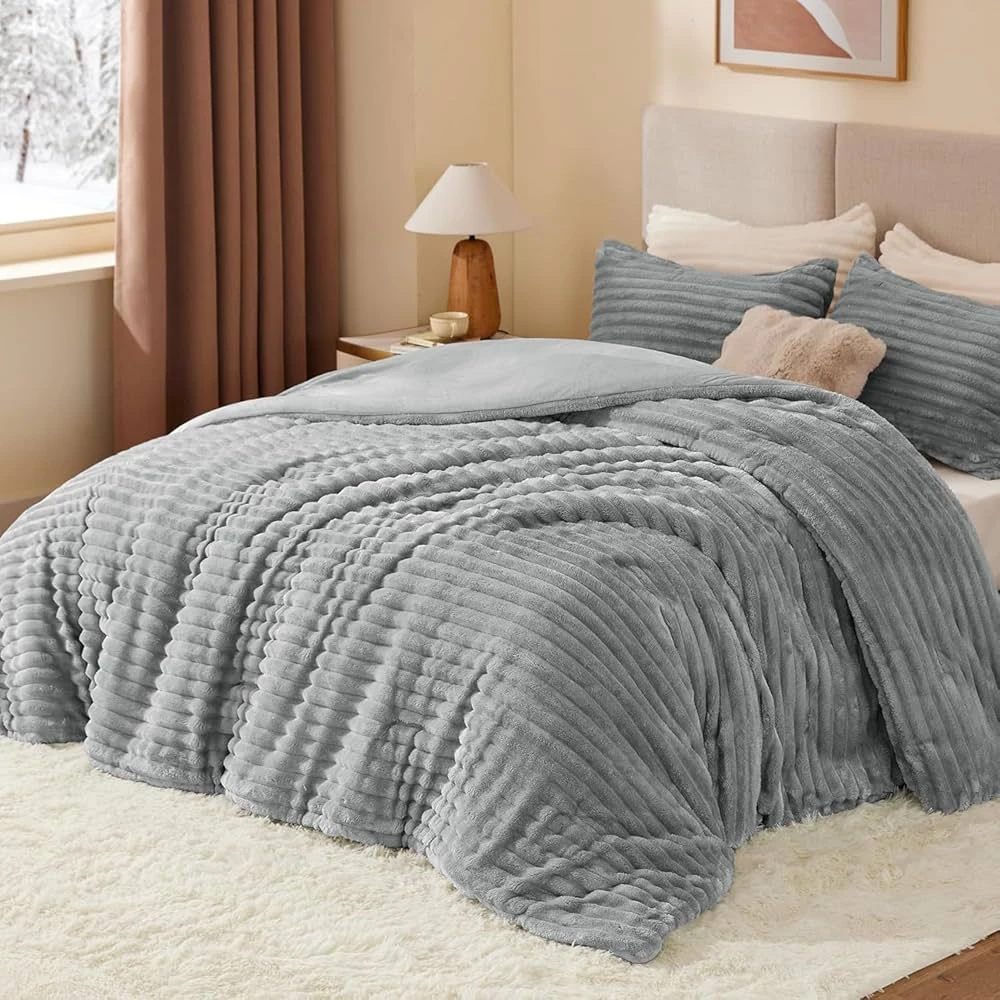 Grey Plush Comforter Set with Pillowcases - photo 5