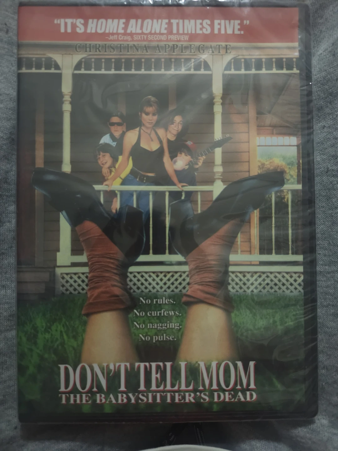 Don't Tell Mom The Babysitter's Dead DVD