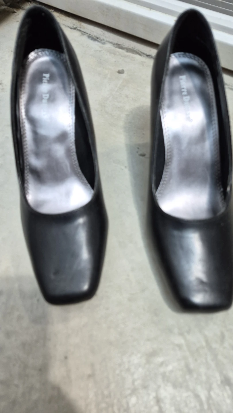 Ladies black heeled shoes