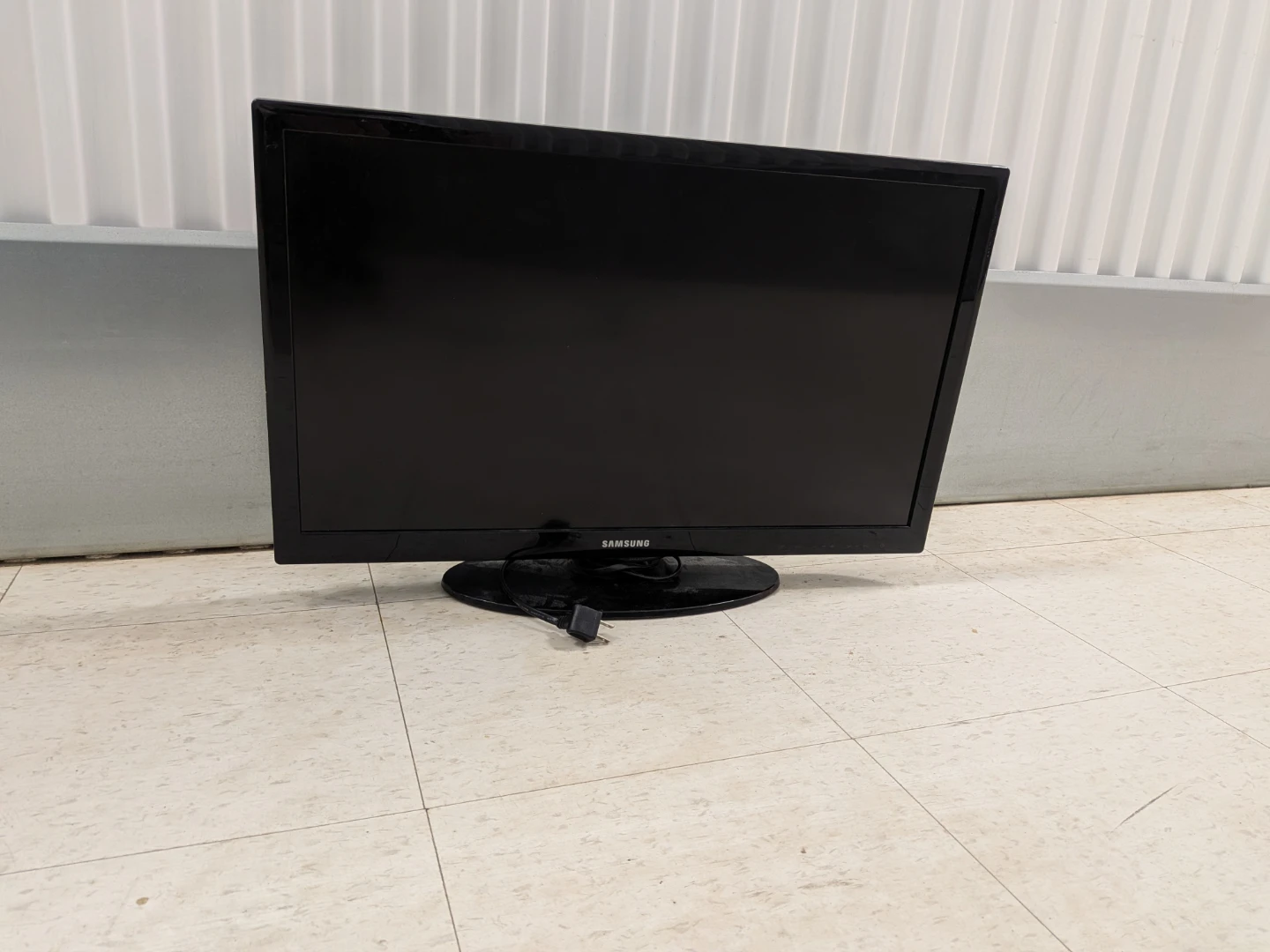 Samsung 24" Flat Screen TV