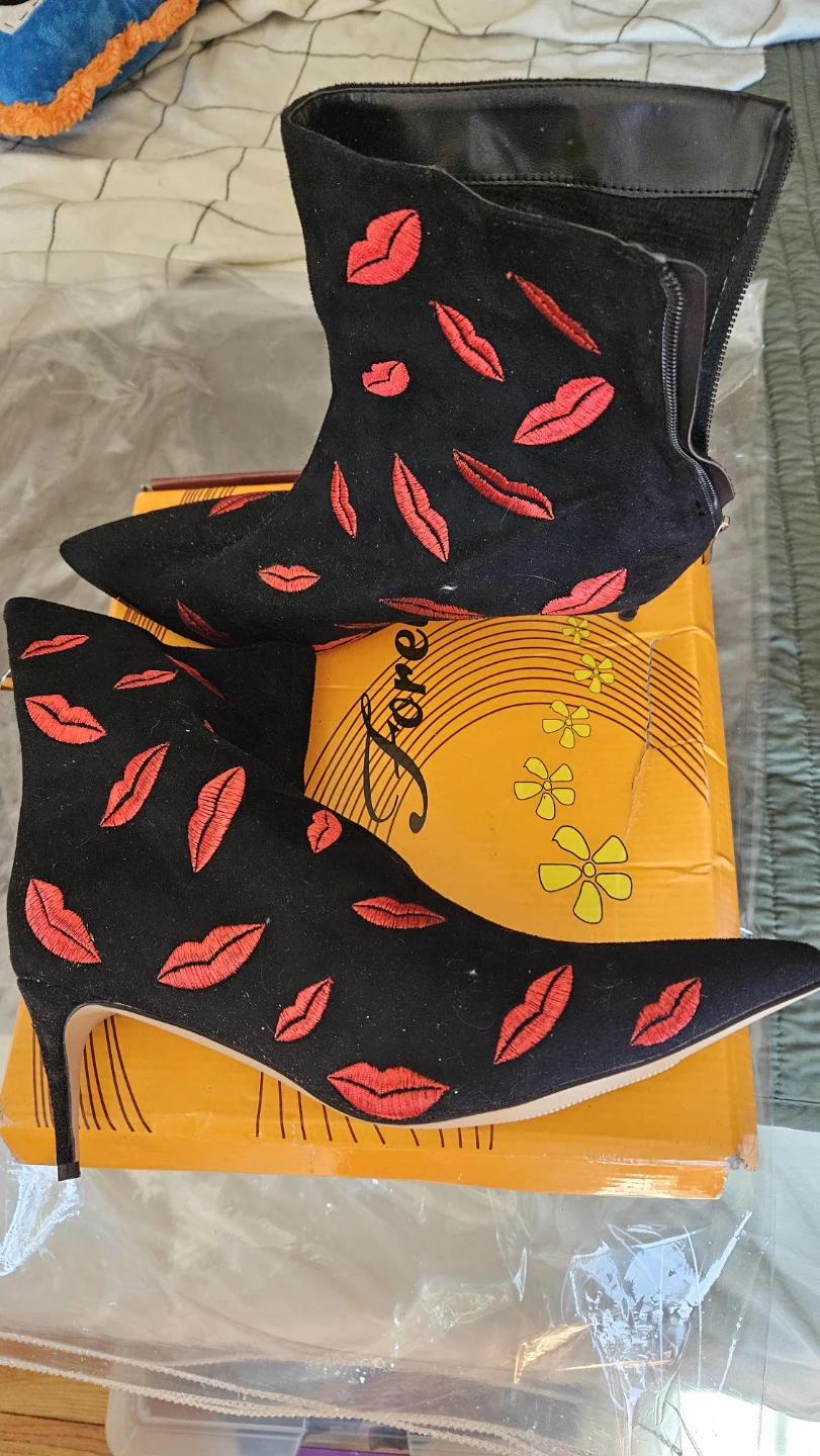 Black Ankle Boots with Red Lips Embroidery Size 14 women