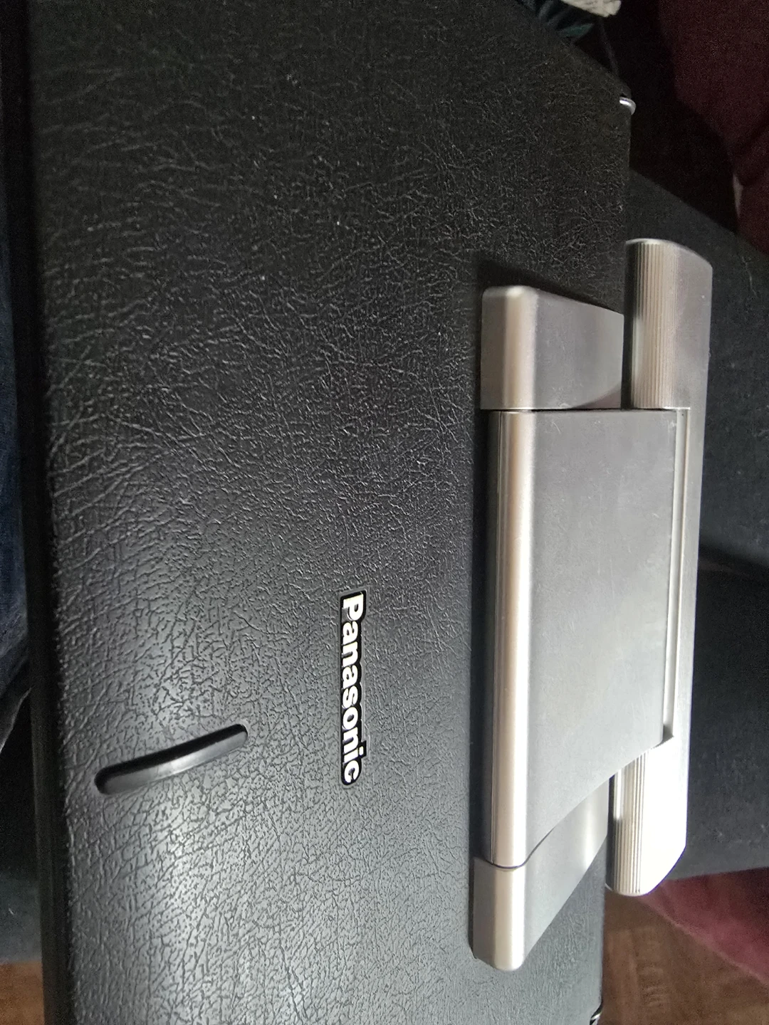 Panasonic DVD-LS80 Portable DVD/CD Player - photo 2