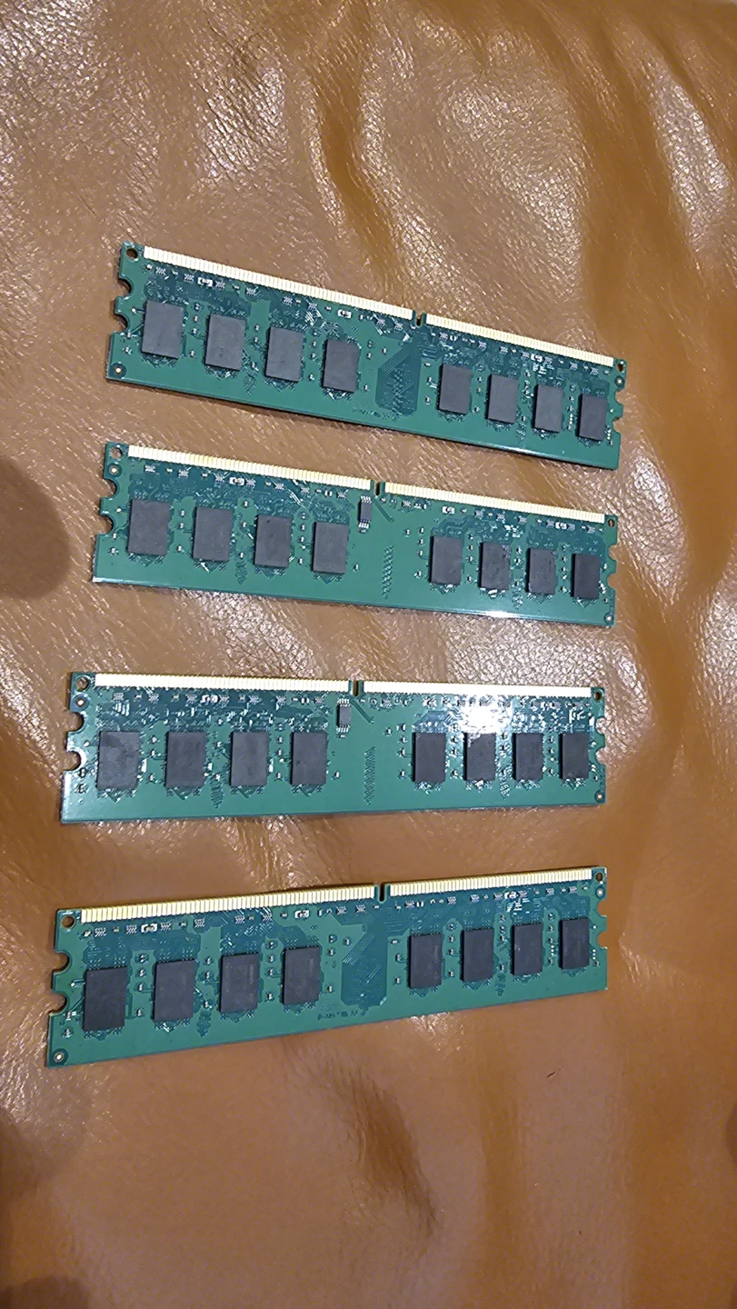 8GB of DDR2 RAM  4 х 2GB