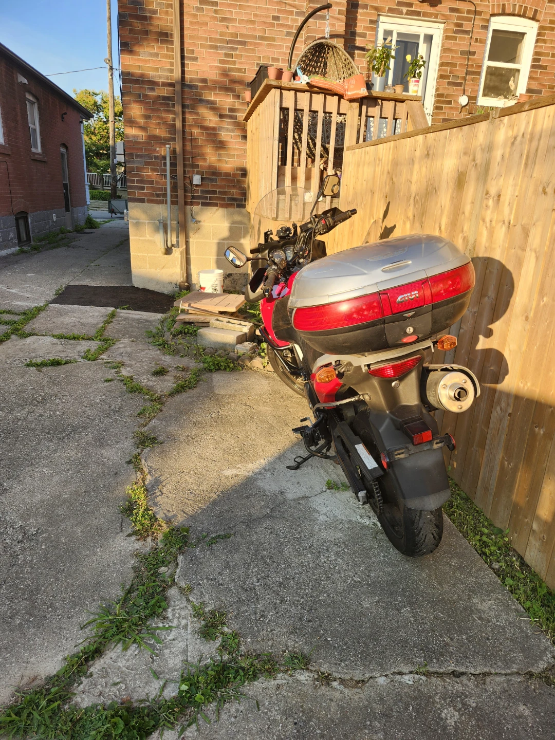 Red 2006 Suzuki V-Strom DL650cc Motorcycle - photo 3
