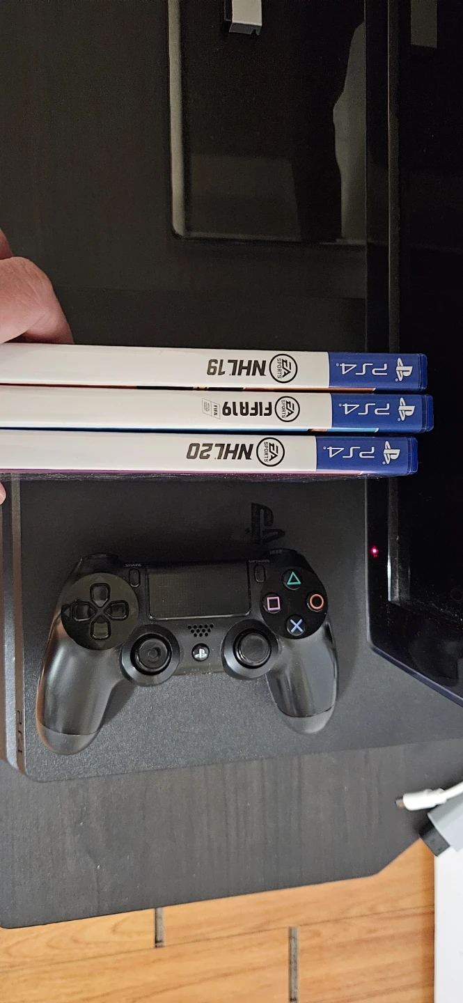 Playstation 4 Slim 1tb bundle