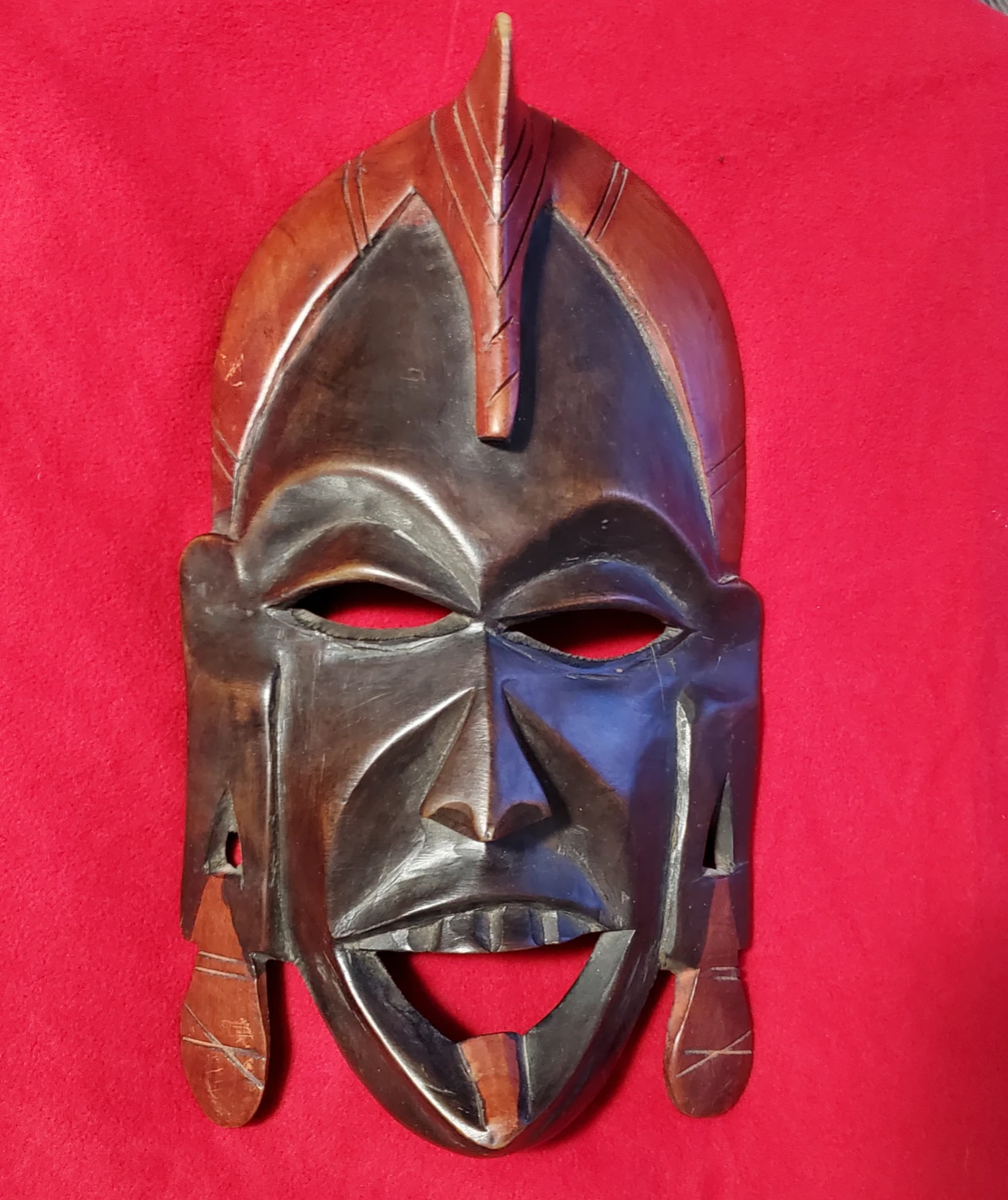 Carved African Mask (10")