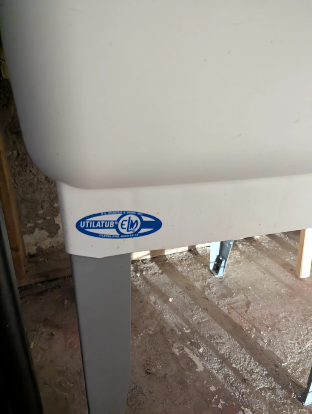 UTILATUB Laundry Tub with Legs