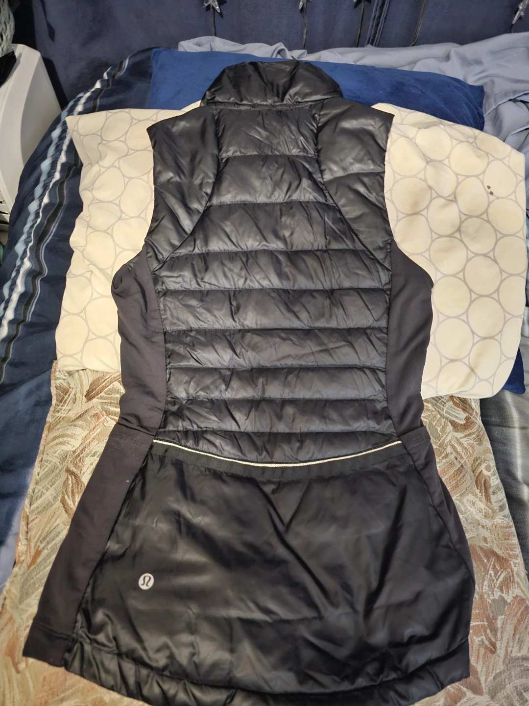 Lululemon Puffer Vest - Size 4 - photo 3