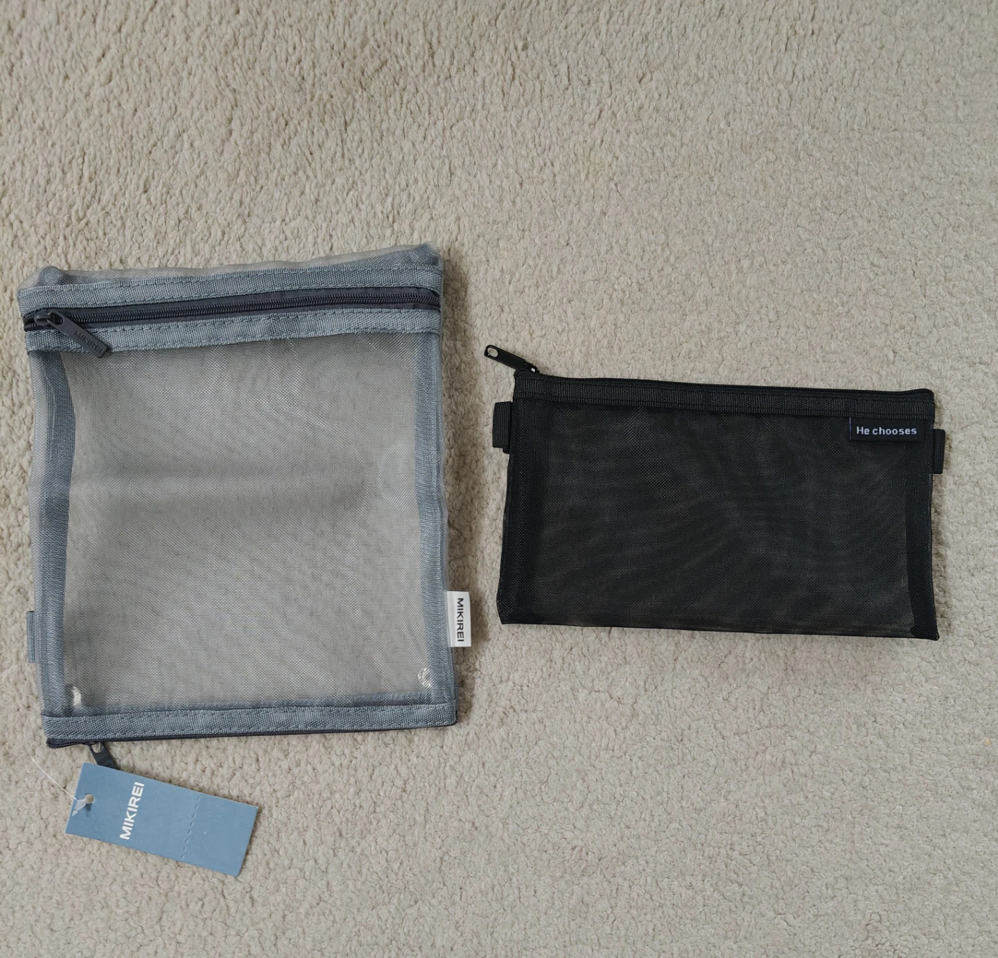 2 Mesh zipper bags