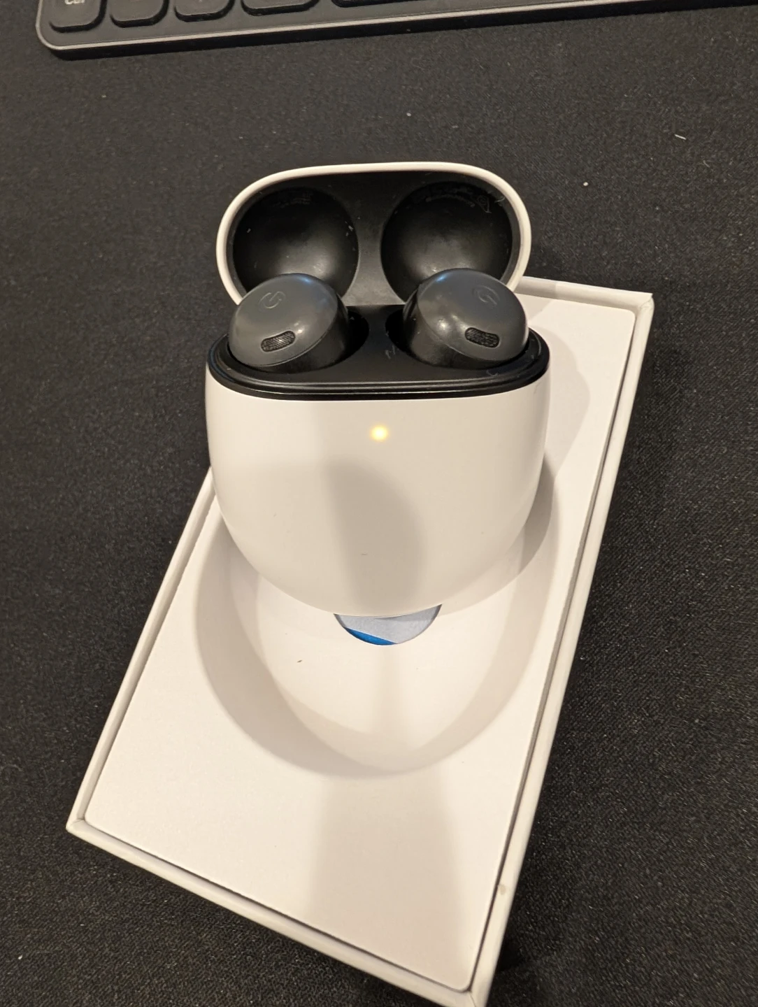 Google Pixel Buds Pro - Charcoal - photo 2