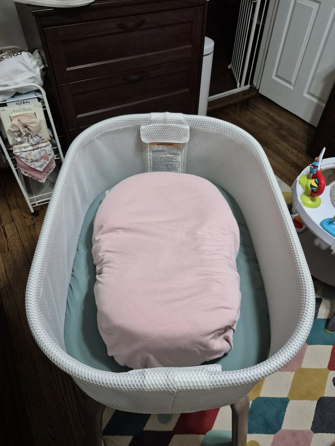 Graco SmartSense Bassinet – Auto Rocking – Great Condition - photo 2